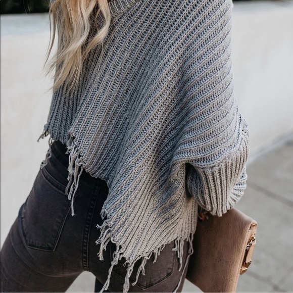 Gray Loose knitted frayed sweater - Picture 2 of 5